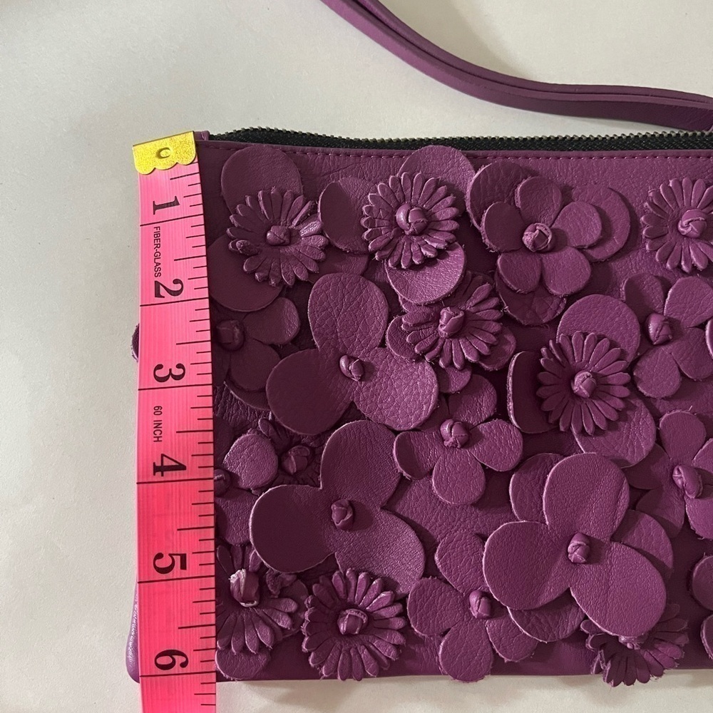 Purple Punto Fibbia Leather Clutch Made in Italy Purple Flowers - Picture 4 of 7